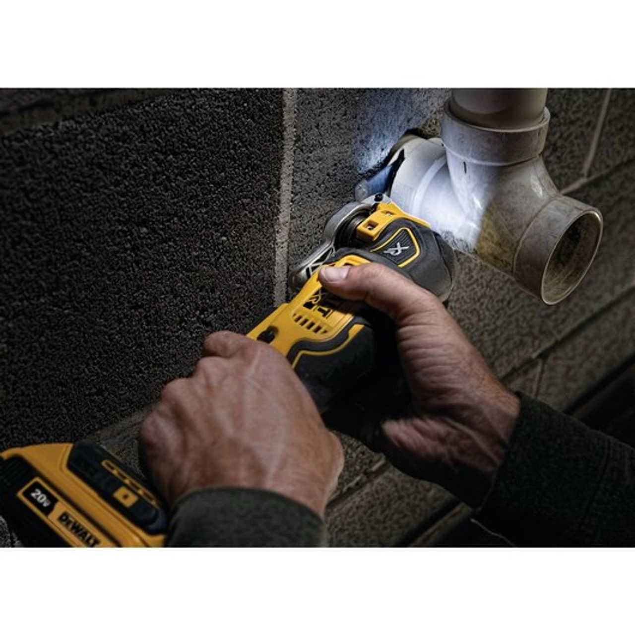 Dewalt DCS356B 20V MAX XR Brushless Oscillating Multi Tool - Image 2