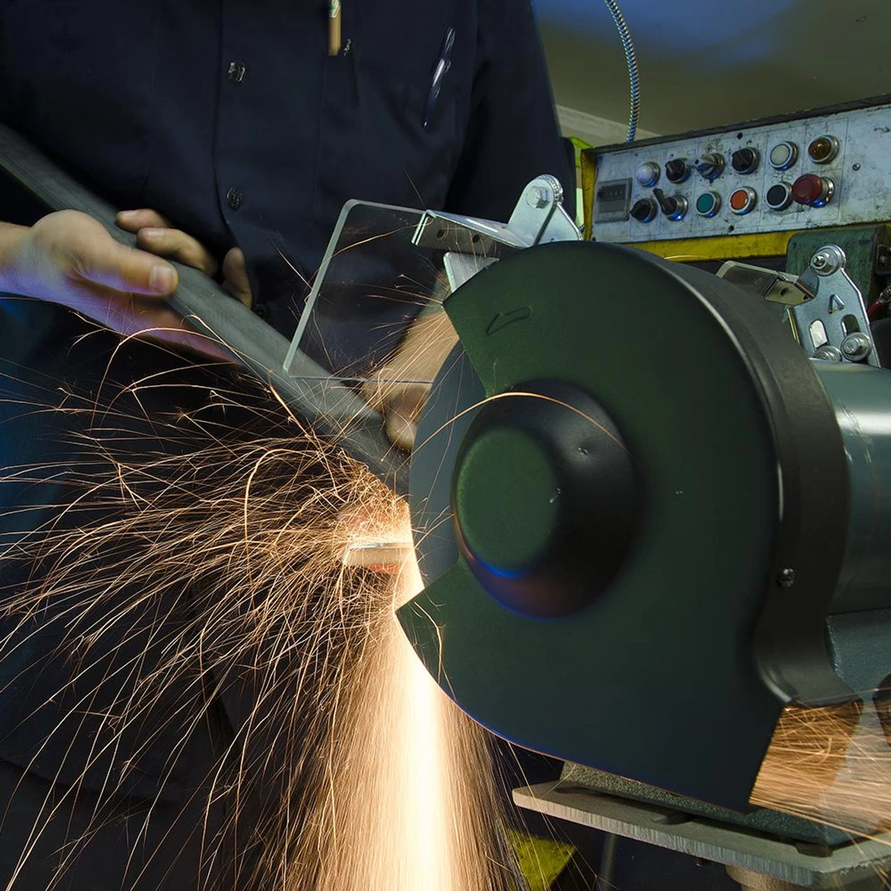 Jet 240153 6″ 1/3 HP Heavy Duty Bench Grinder - Image 3